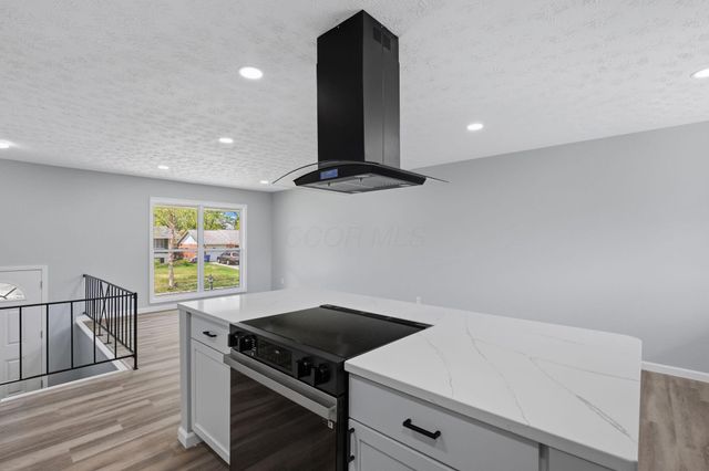 6060 Tiverton Square W, Columbus, OH 43229