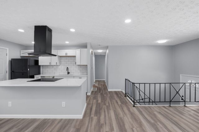 6060 Tiverton Square W, Columbus, OH 43229