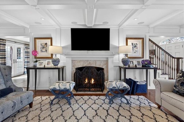 221 W 53rd Terrace, Kansas City, MO 64112