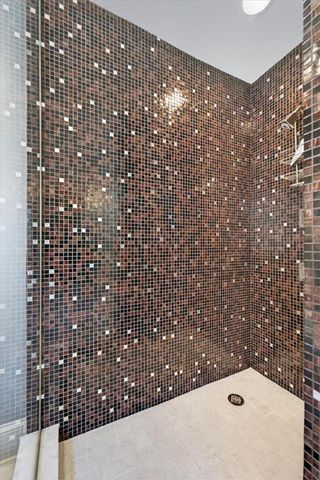 221 W 53rd Terrace, Kansas City, MO 64112