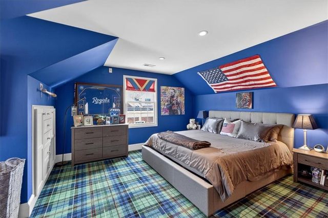 221 W 53rd Terrace, Kansas City, MO 64112