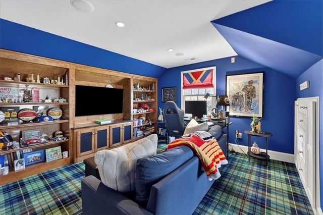 221 W 53rd Terrace, Kansas City, MO 64112