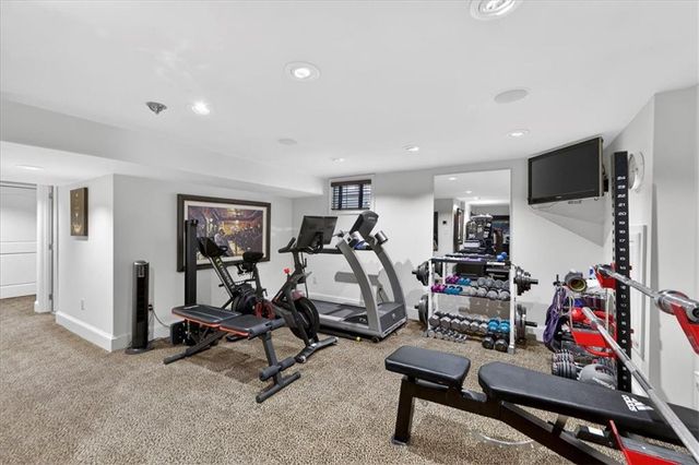 221 W 53rd Terrace, Kansas City, MO 64112