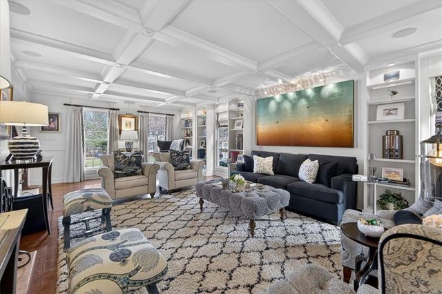 221 W 53rd Terrace, Kansas City, MO 64112