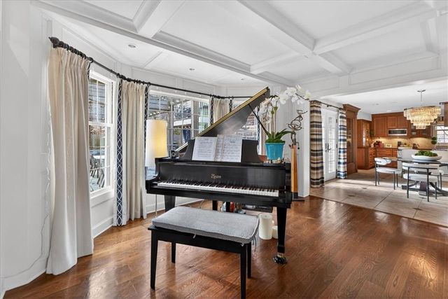 221 W 53rd Terrace, Kansas City, MO 64112