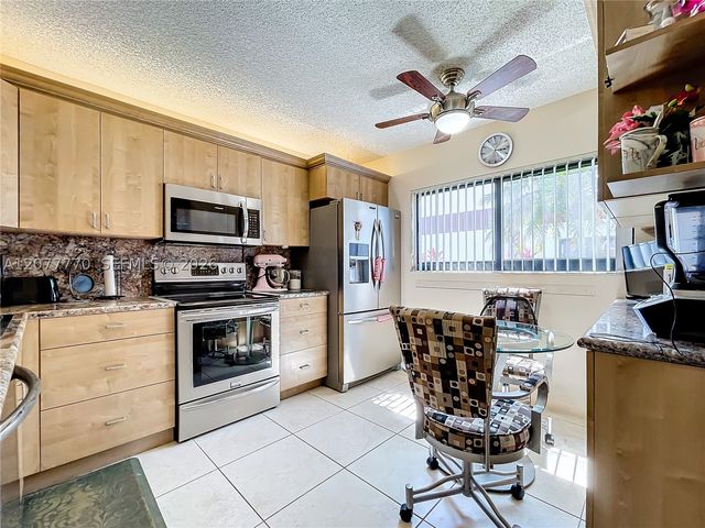 15451 Pembridge Dr 214, Delray Beach, FL 33484