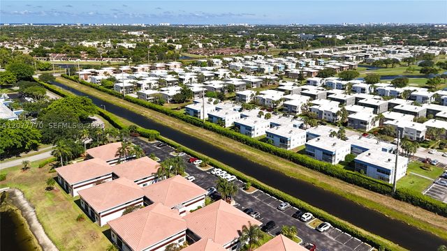 15451 Pembridge Dr 214, Delray Beach, FL 33484