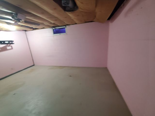 2239 13th Avenue S, Clinton, IA 52372