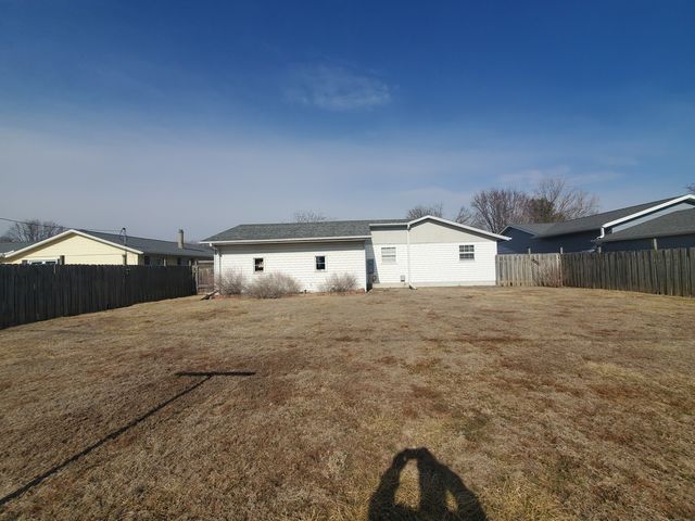 2239 13th Avenue S, Clinton, IA 52372