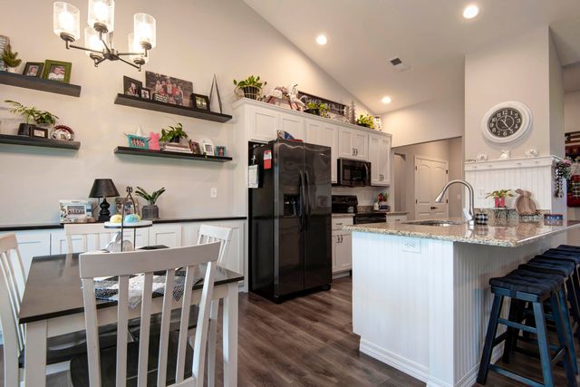 183 Three Pines Circle, Reeds Spring, MO 65737