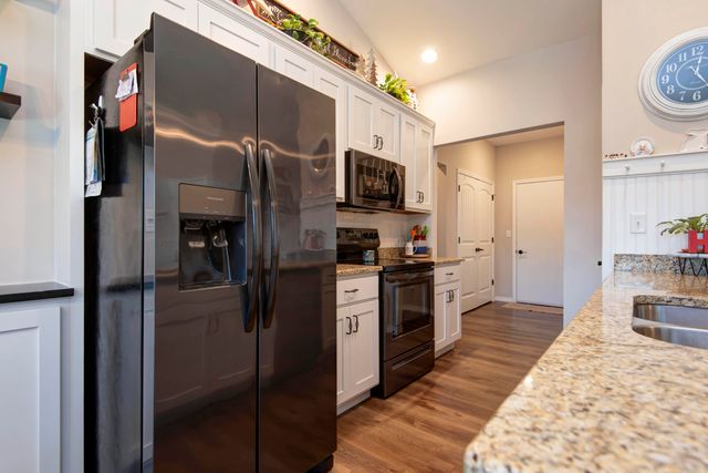 183 Three Pines Circle, Reeds Spring, MO 65737