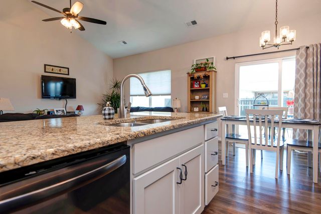 183 Three Pines Circle, Reeds Spring, MO 65737