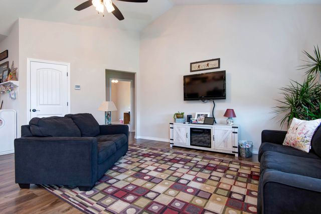 183 Three Pines Circle, Reeds Spring, MO 65737