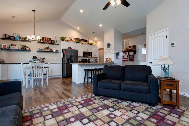 183 Three Pines Circle, Reeds Spring, MO 65737