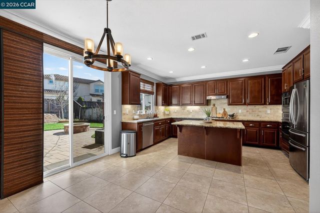 5271 Salerno Dr, Dublin, CA 94568