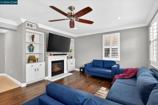 5271 Salerno Dr, Dublin, CA 94568