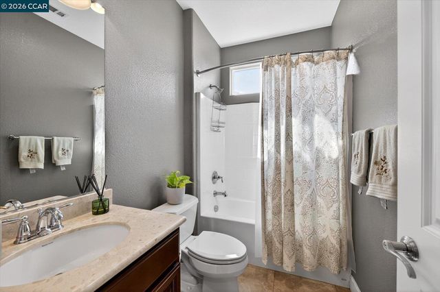 5271 Salerno Dr, Dublin, CA 94568