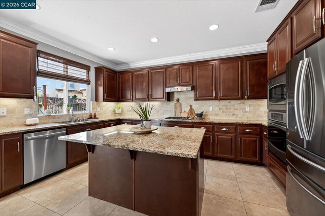 5271 Salerno Dr, Dublin, CA 94568