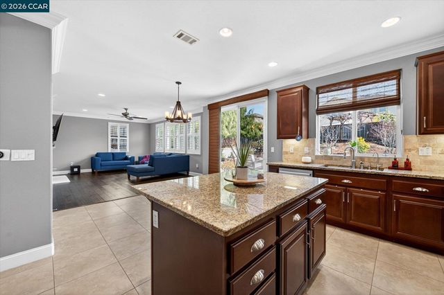 5271 Salerno Dr, Dublin, CA 94568