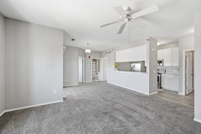 2323 E Porter Avenue 31, Des Moines, IA 50320