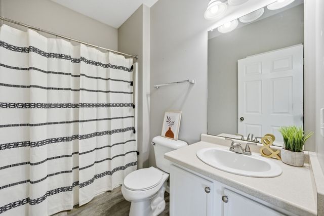 2323 E Porter Avenue 31, Des Moines, IA 50320