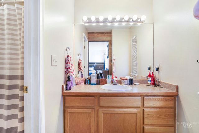 1308 Park Meadows Dr, Twin Falls, ID 83301