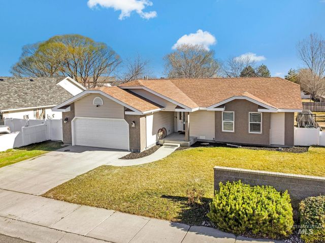 1308 Park Meadows Dr, Twin Falls, ID 83301