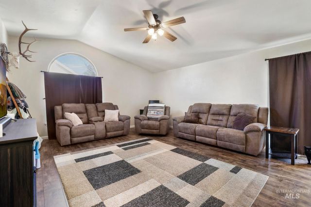 1308 Park Meadows Dr, Twin Falls, ID 83301