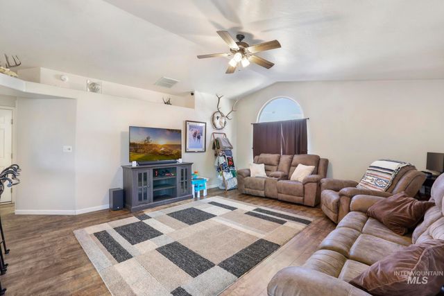 1308 Park Meadows Dr, Twin Falls, ID 83301