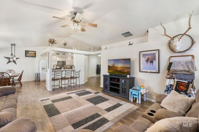 1308 Park Meadows Dr, Twin Falls, ID 83301