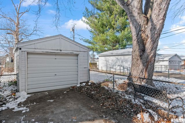 235 N ILLINOIS Street, Springfield, IL 62702