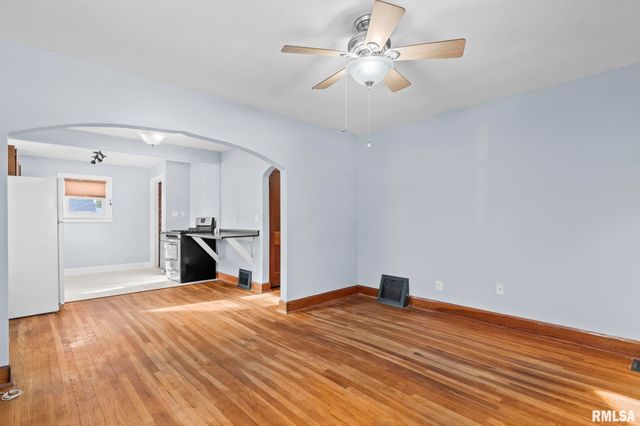 235 N ILLINOIS Street, Springfield, IL 62702