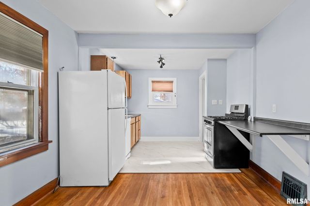 235 N ILLINOIS Street, Springfield, IL 62702