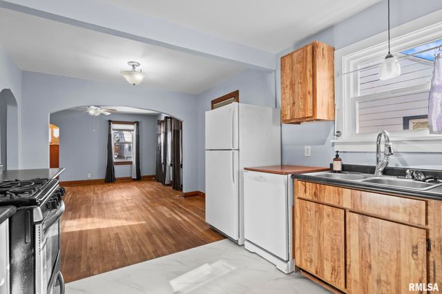 235 N ILLINOIS Street, Springfield, IL 62702