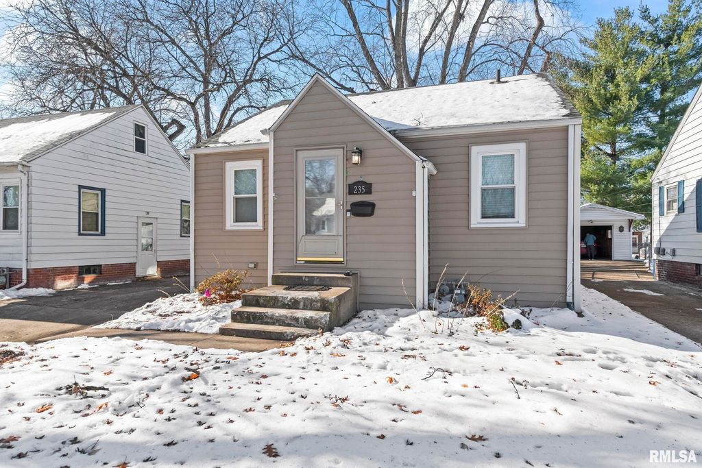 235 N ILLINOIS Street, Springfield, IL 62702