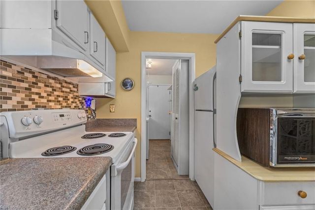 301 Shamrock AVE, Yorktown, VA 23693