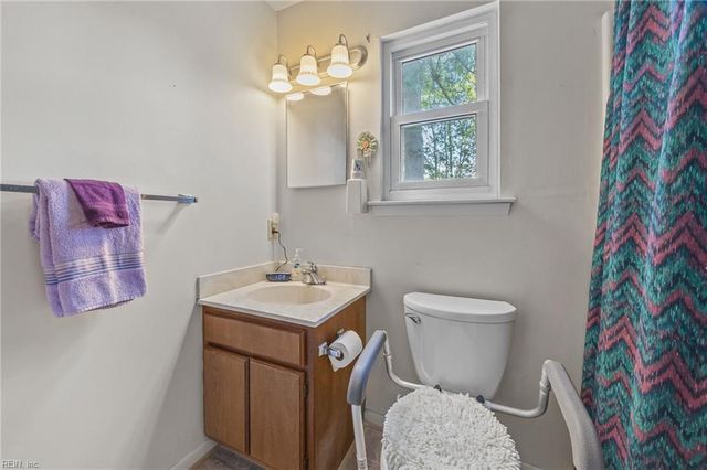 301 Shamrock AVE, Yorktown, VA 23693