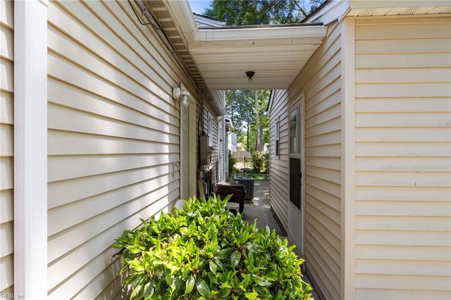 301 Shamrock AVE, Yorktown, VA 23693