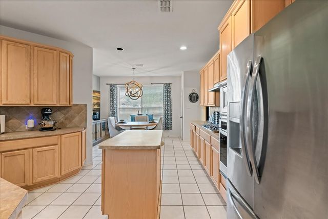 1137 Versailles Avenue, Desoto, TX 75115