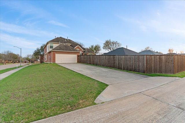 1137 Versailles Avenue, Desoto, TX 75115