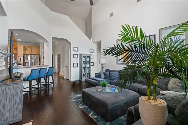 1137 Versailles Avenue, Desoto, TX 75115