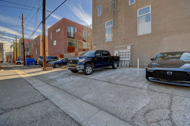 873 Silver Avenue SW, Albuquerque, NM 87102