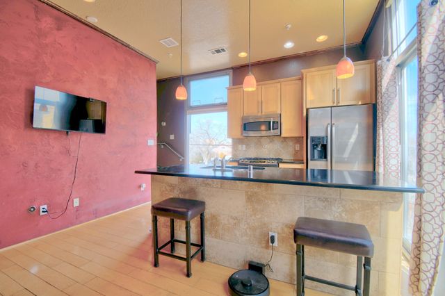 873 Silver Avenue SW, Albuquerque, NM 87102