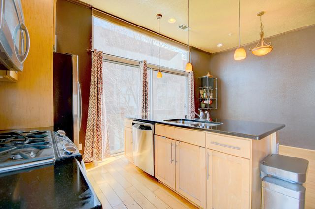 873 Silver Avenue SW, Albuquerque, NM 87102