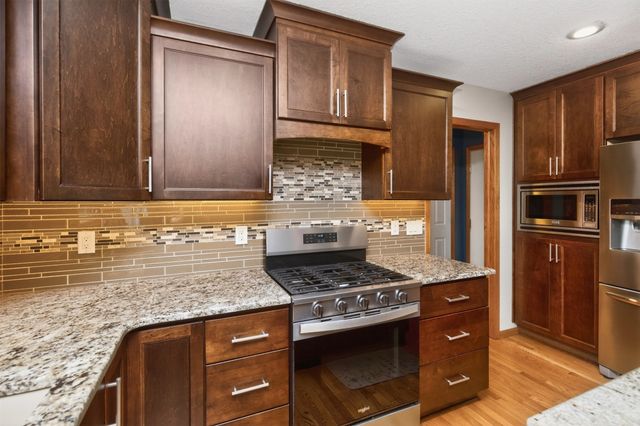 909 NE 16th Street, Ankeny, IA 50021