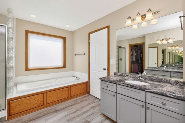 909 NE 16th Street, Ankeny, IA 50021