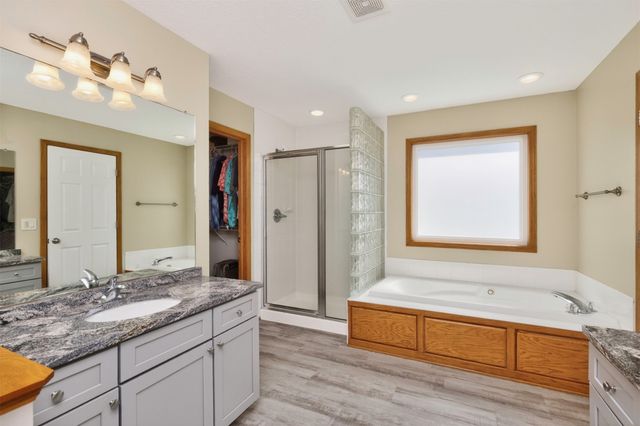 909 NE 16th Street, Ankeny, IA 50021