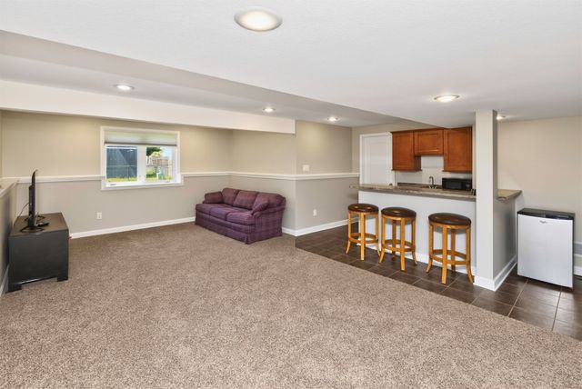 909 NE 16th Street, Ankeny, IA 50021