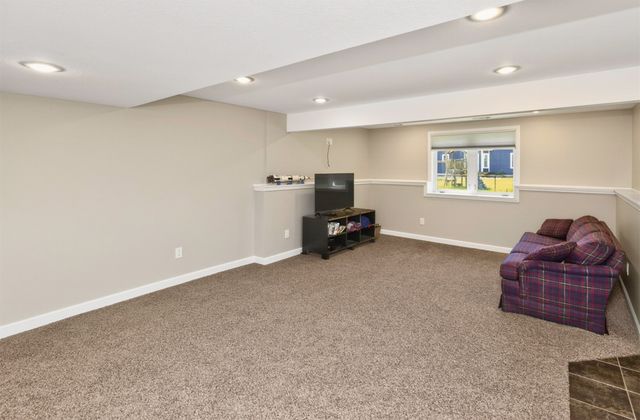 909 NE 16th Street, Ankeny, IA 50021