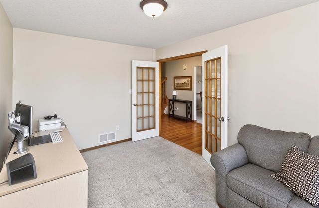 909 NE 16th Street, Ankeny, IA 50021